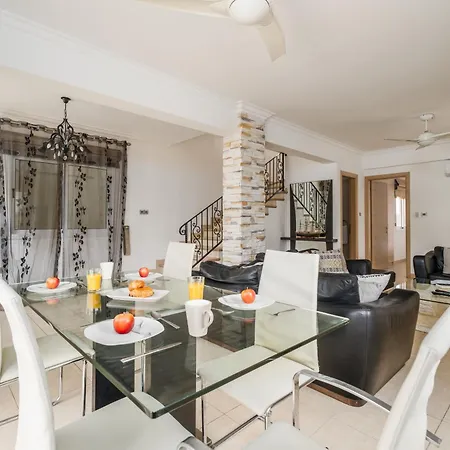 Villa Spacious With Private Pool & Breathtaking Panoramic Views