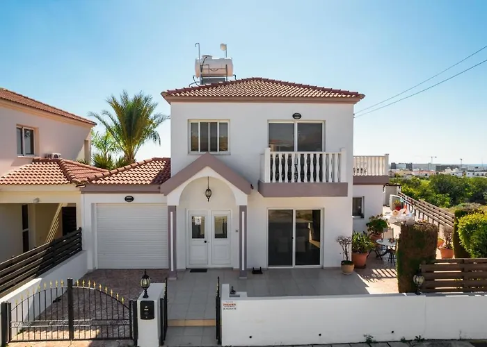 Spacious With Private Pool & Breathtaking Panoramic Views *