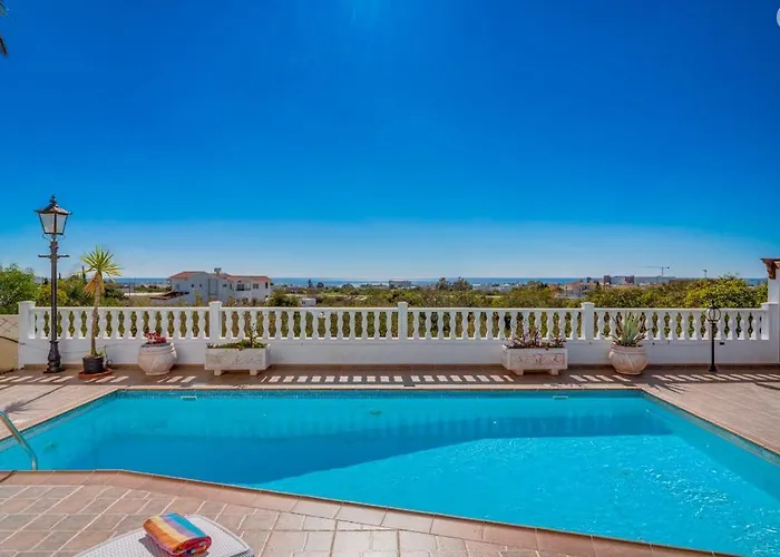 Spacious With Private Pool & Breathtaking Panoramic Views * アヤナパ