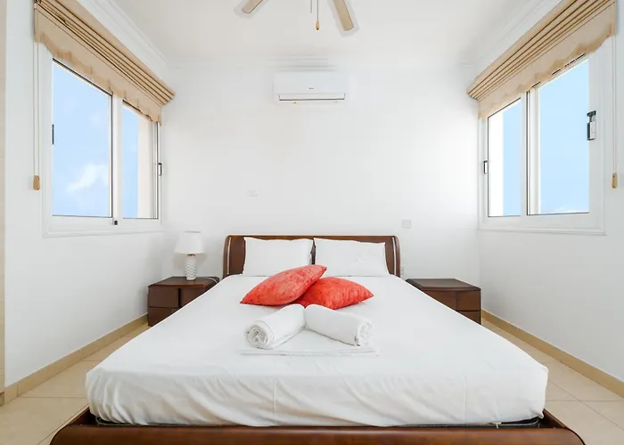 Spacious With Private Pool & Breathtaking Panoramic Views *