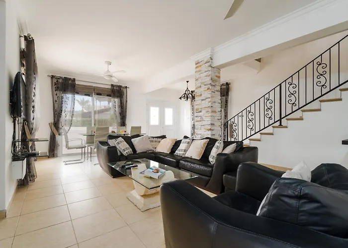 ヴィラ Spacious With Private Pool & Breathtaking Panoramic Views アヤナパ